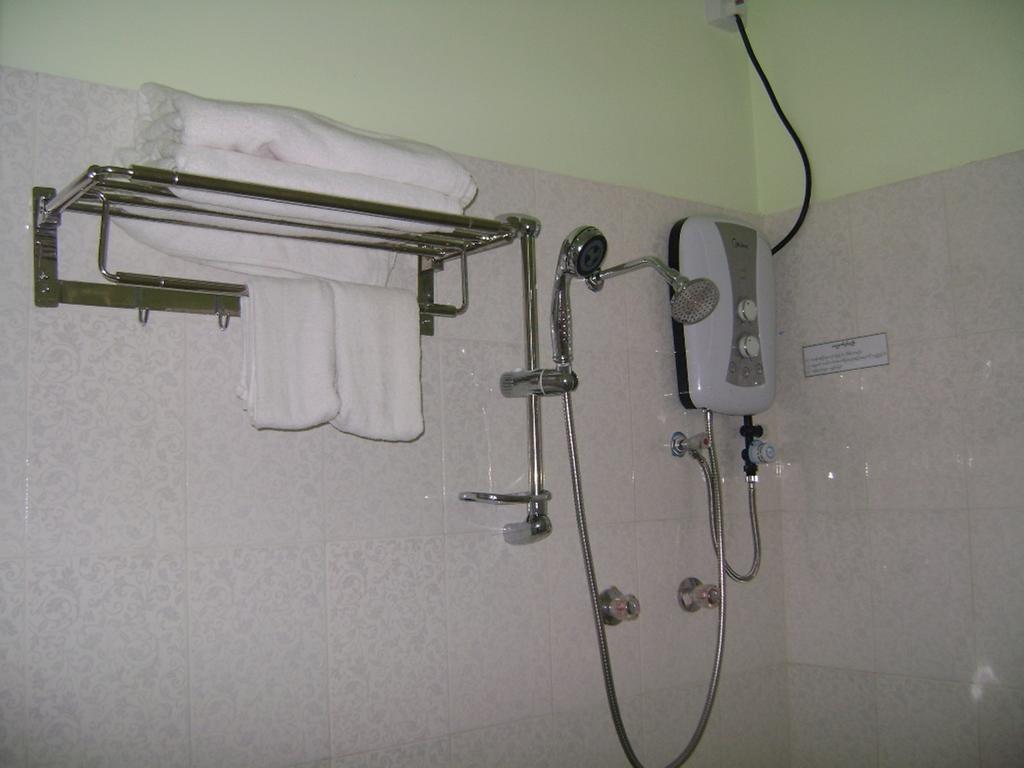 Royal Boss Hotel Rangoon Kamer foto