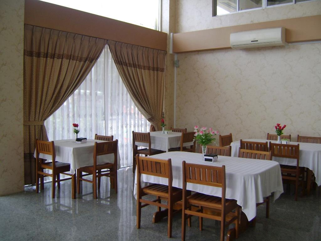Royal Boss Hotel Rangoon Buitenkant foto