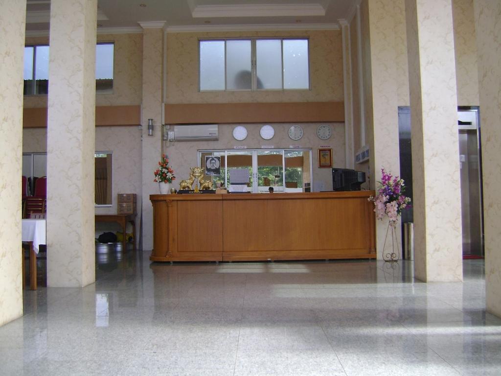 Royal Boss Hotel Rangoon Buitenkant foto